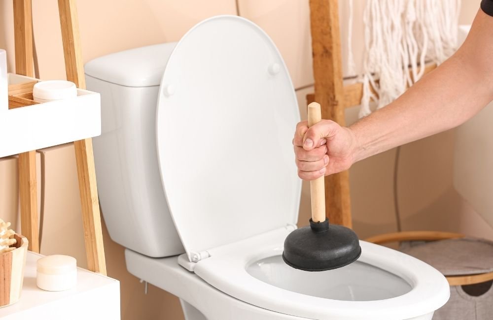 Tuvalet Tıkanıklığı Açıcılar Ne Kadar Etkili? Kimyasal vs. Doğal Karşılaştırması